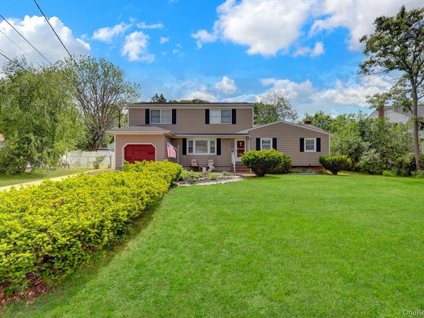 115 North Evergreen Drive , Selden, NY 11784