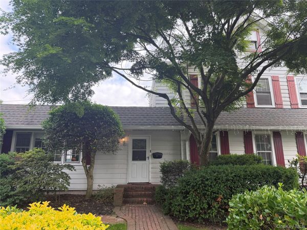 Unit 2N, Sea Cliff, NY 11579