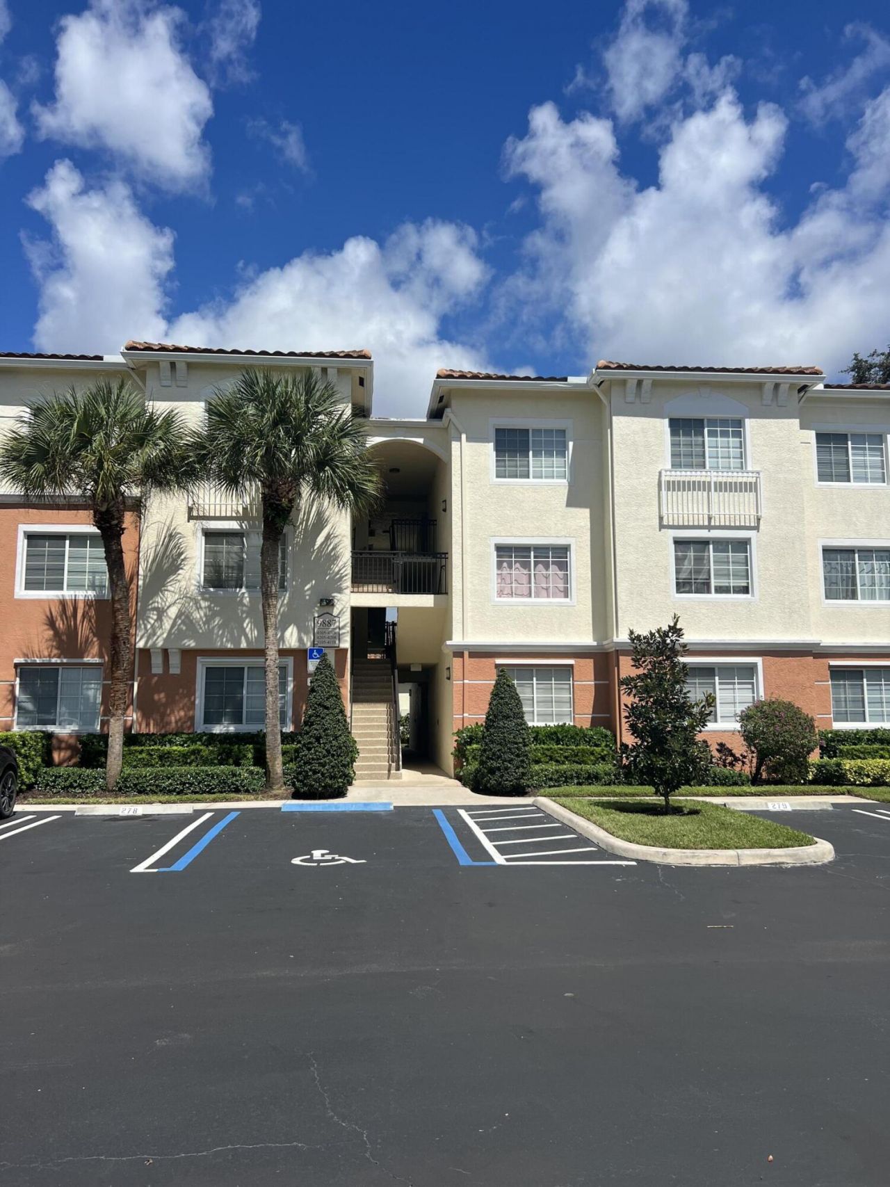 9887 Baywinds Drive, Unit 4305, West Palm Beach, FL 33411 Photo
