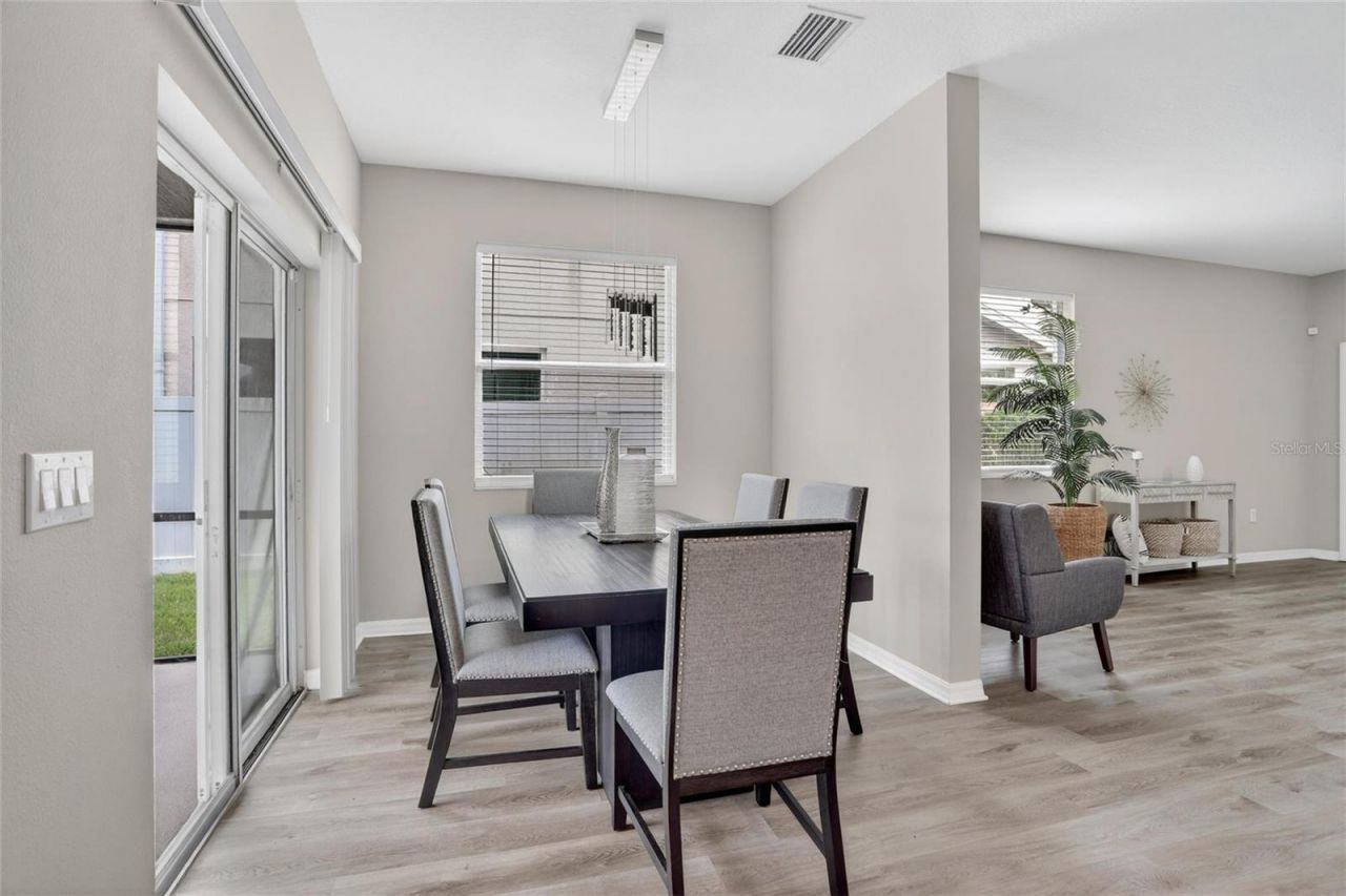 8821 N River Road, Tampa, FL 33635 Photo