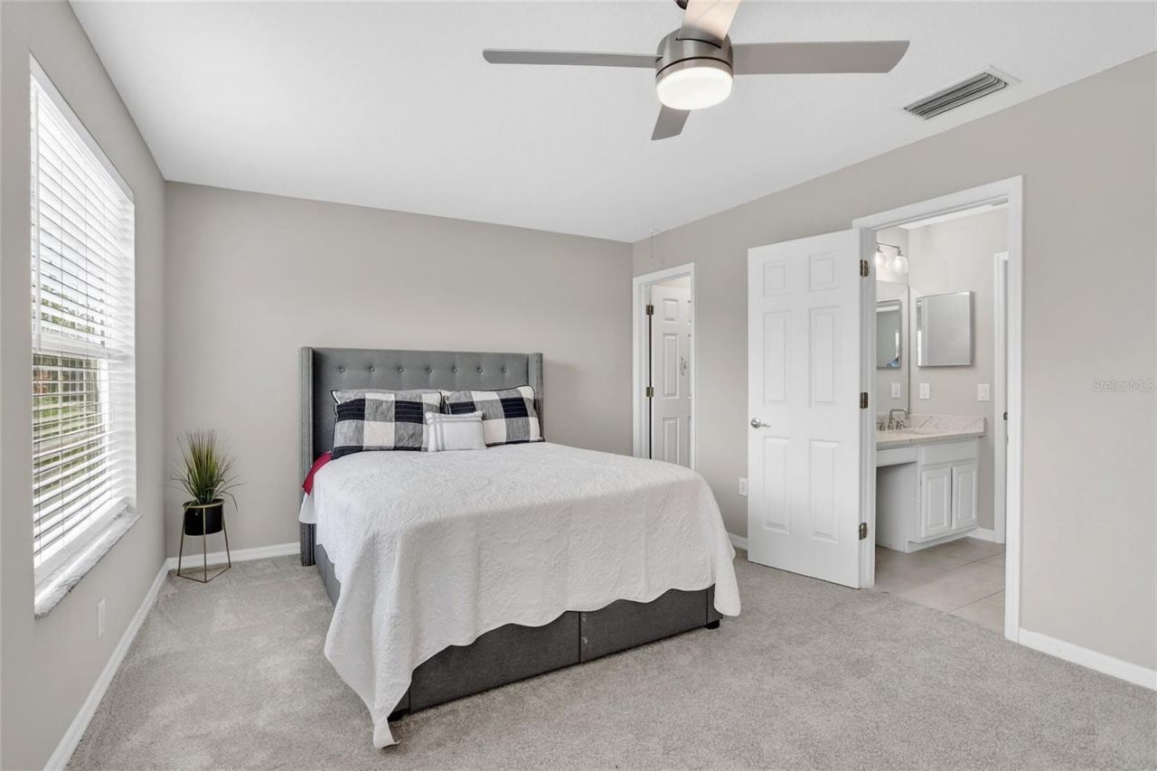 8821 N River Road, Tampa, FL 33635 Photo