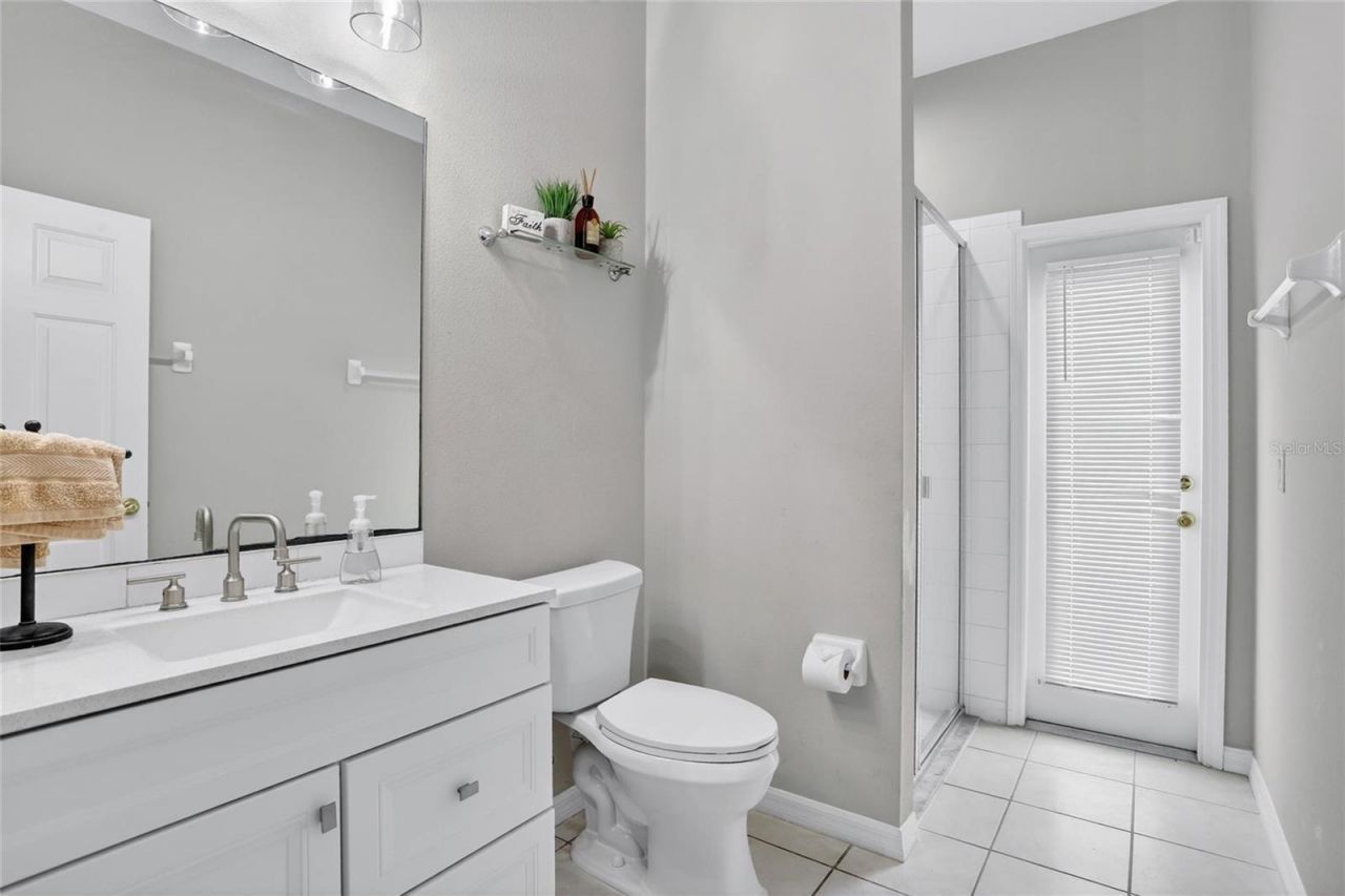 8821 N River Road, Tampa, FL 33635 Photo