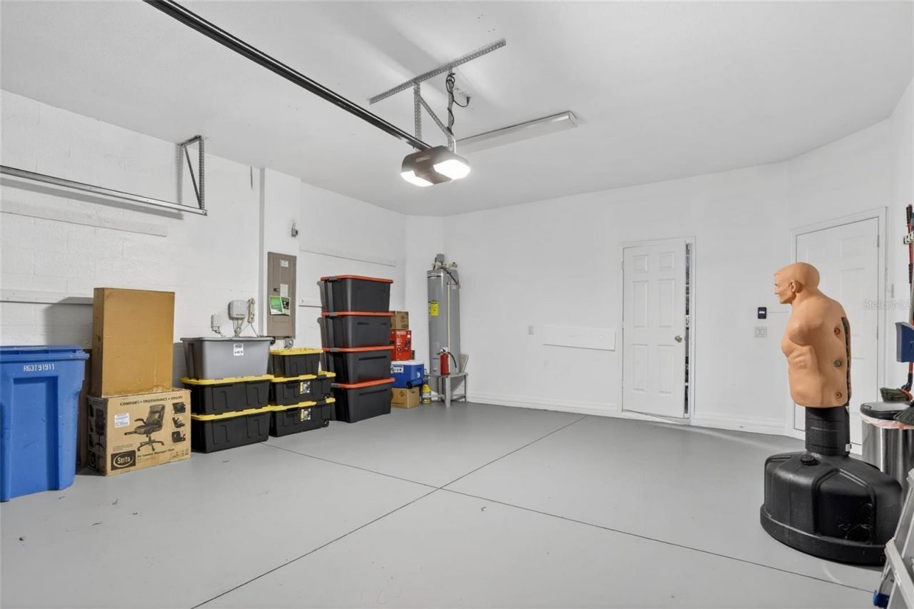 8821 N River Road, Tampa, FL 33635 Photo