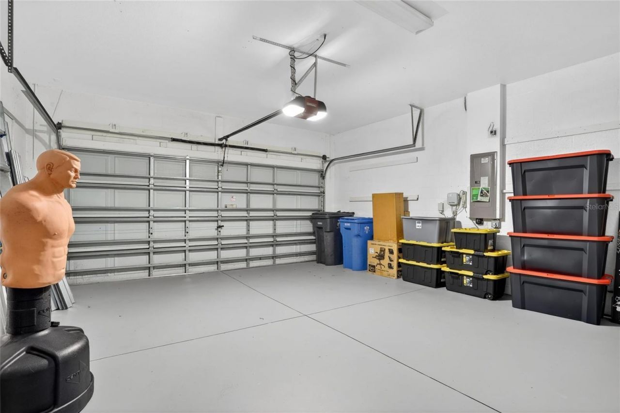 8821 N River Road, Tampa, FL 33635 Photo