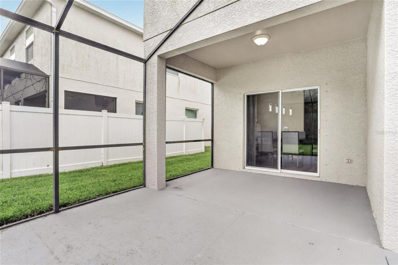 8821 N River Road, Tampa, FL 33635 Photo