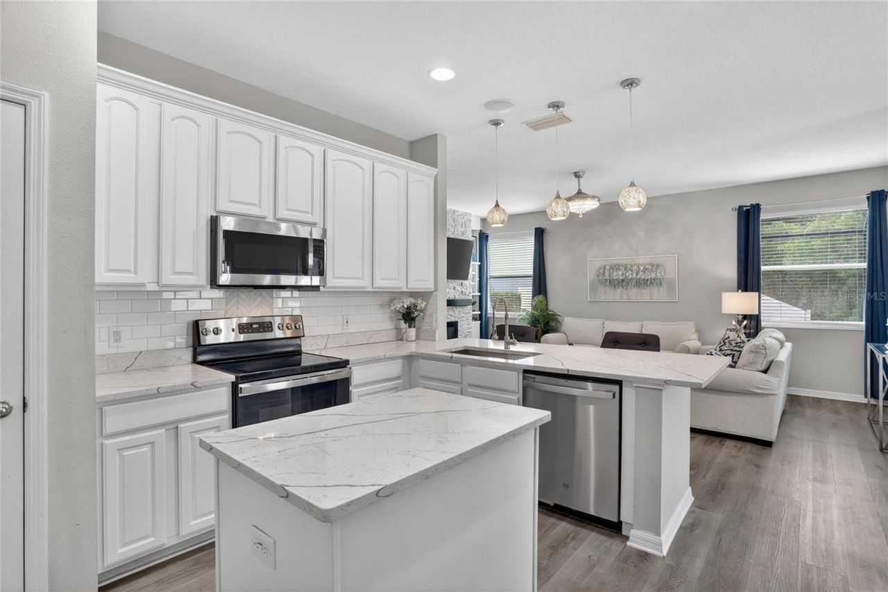 8821 N River Road, Tampa, FL 33635 Photo