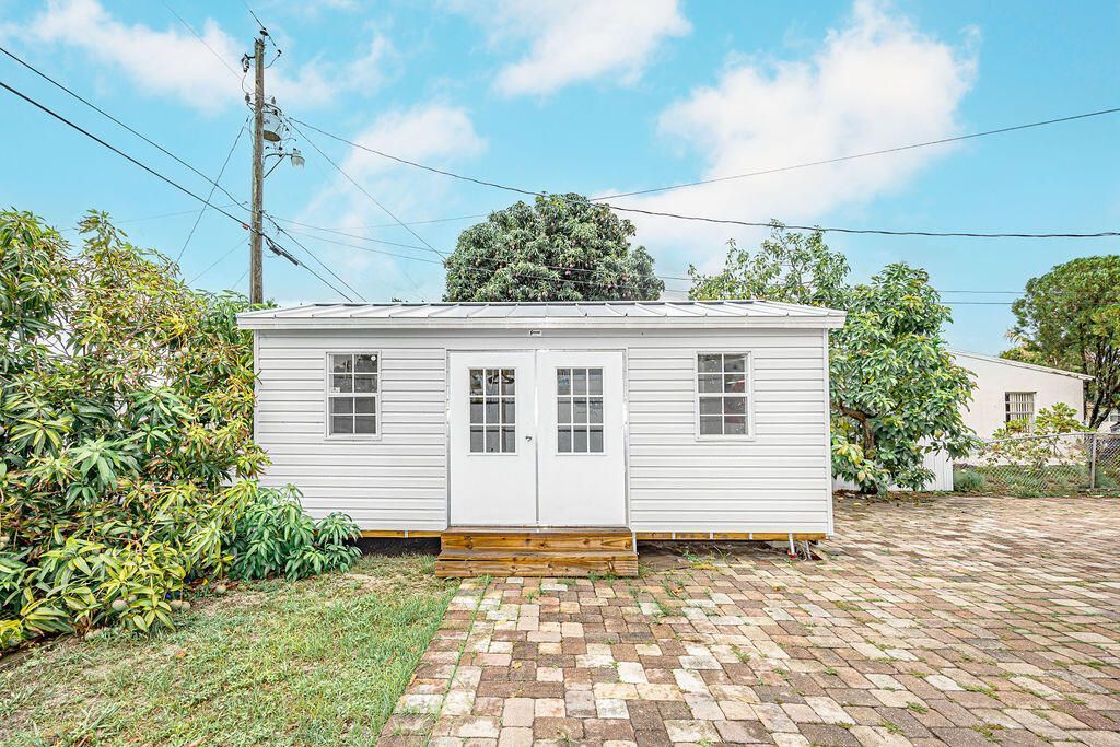 2333 Wabasso Drive, West Palm Beach, FL 33409 Photo