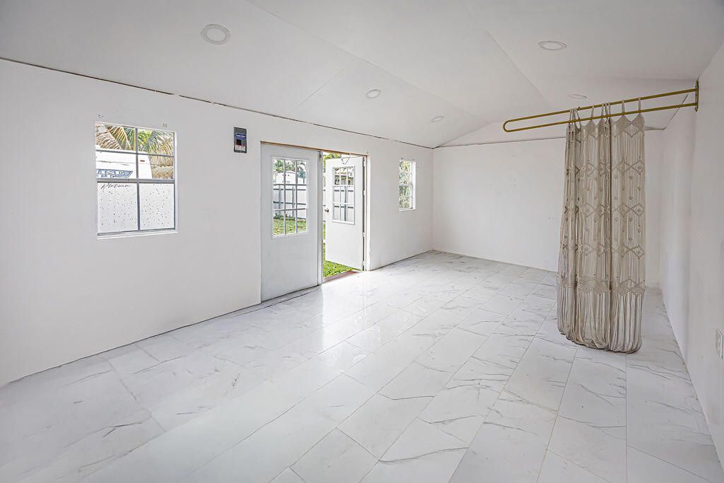 2333 Wabasso Drive, West Palm Beach, FL 33409 Photo