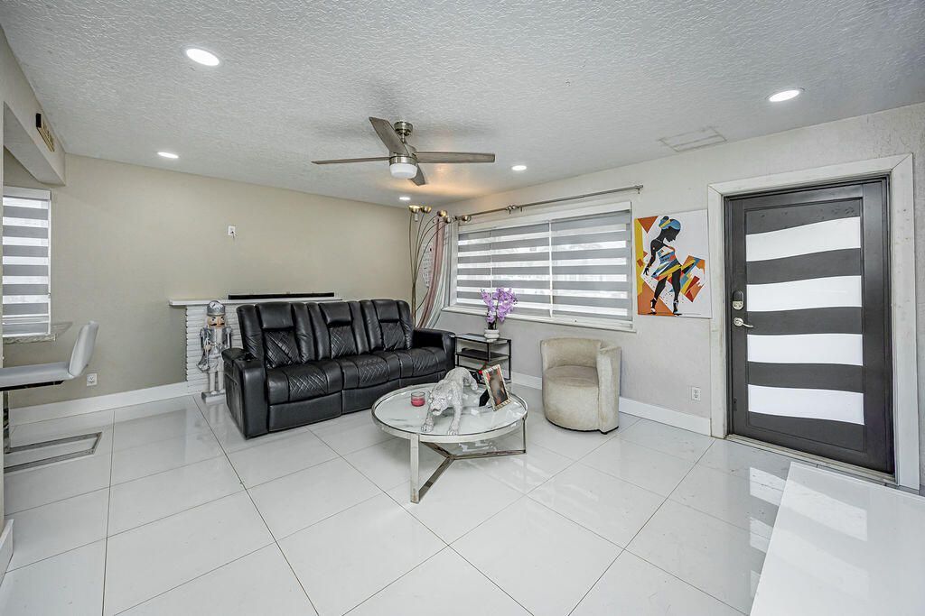 2333 Wabasso Drive, West Palm Beach, FL 33409 Photo
