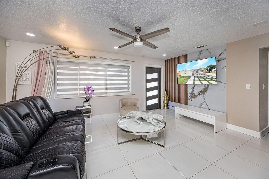 2333 Wabasso Drive, West Palm Beach, FL 33409 Photo