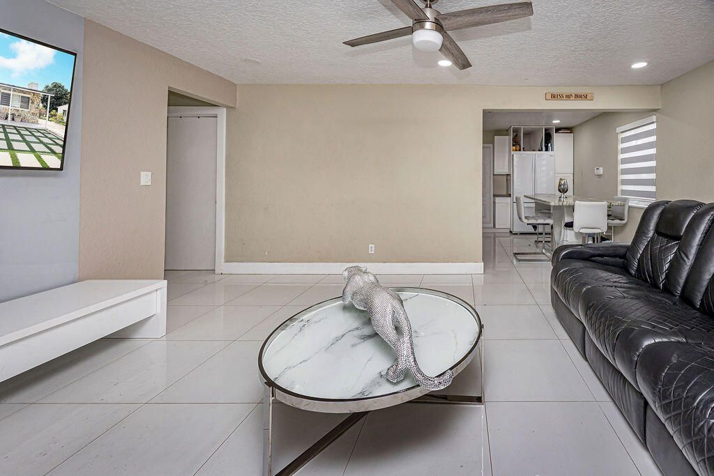 2333 Wabasso Drive, West Palm Beach, FL 33409 Photo