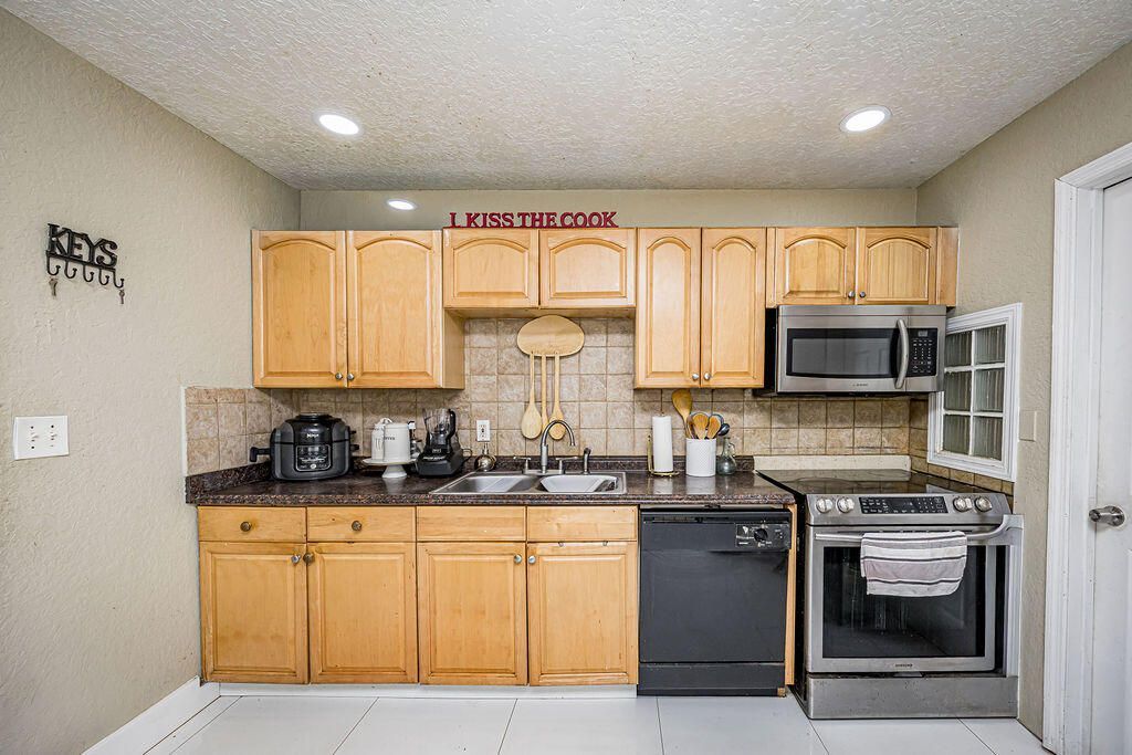 2333 Wabasso Drive, West Palm Beach, FL 33409 Photo