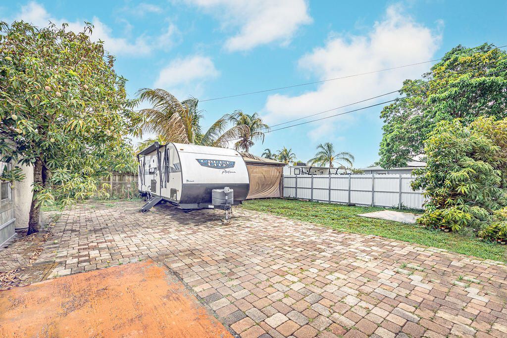 2333 Wabasso Drive, West Palm Beach, FL 33409 Photo