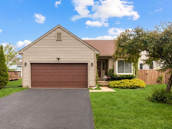 1862 Grosse Pointe Drive , Hanover Park, IL 60133
