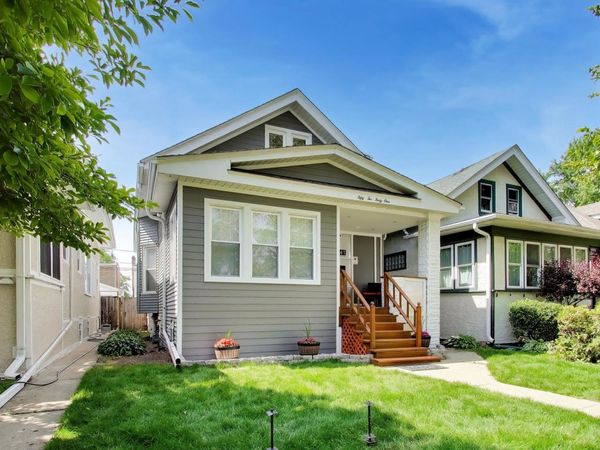 5241 W Dakin Street , Chicago, IL 60641