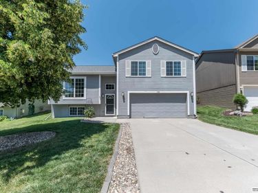 16910 Camden Avenue, Omaha, NE 68116
