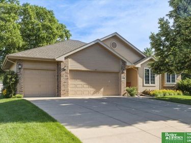 20750 Hemlock Circle, Elkhorn, NE 68022