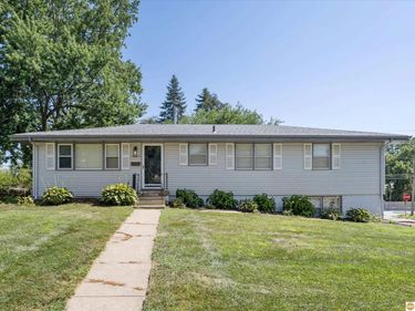 12123 Weir Street, Omaha, NE 68137