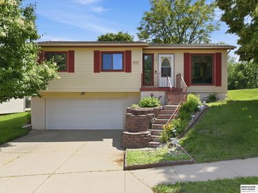 6330 N 109th Circle, Omaha, NE 68164
