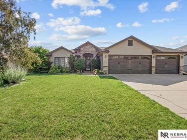 7530 Sonatta Court, Lincoln, NE 68516