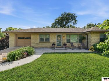 3228 S 42nd Street, Lincoln, NE 68506
