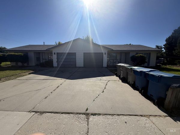 2321 & 2323 N Hampton Rd, Boise, ID 83704