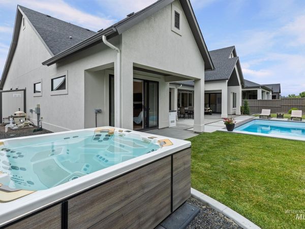 2520 N Annadale Ave, Eagle, ID 83616