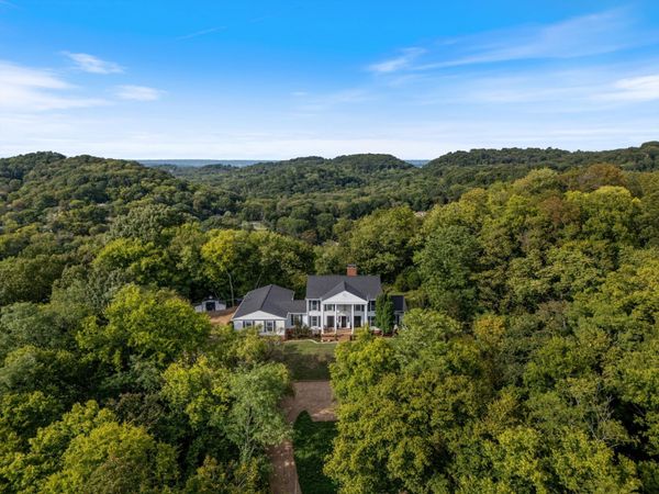 1607 Otter Creek Rd , Nashville, TN 37215