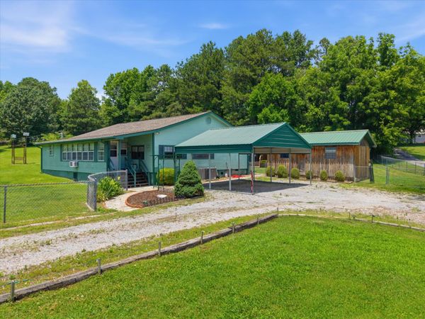 2588 Garretts Chapel Road , Chickamauga, GA 30707