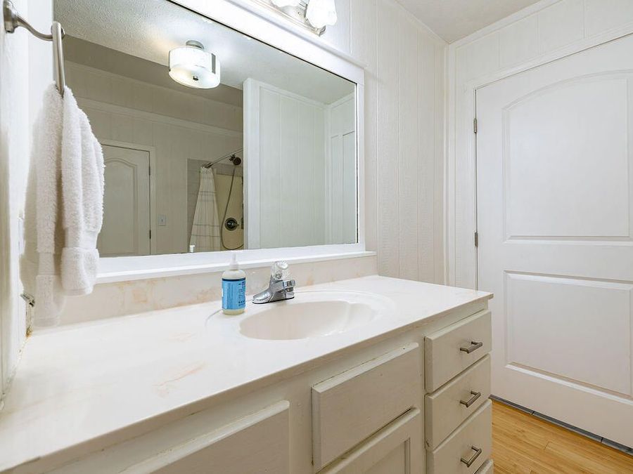 Property Image 100