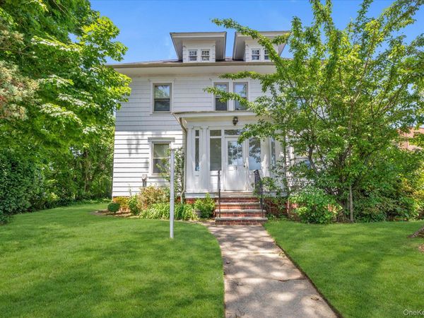 15 Wilson Lane, Rockville Centre, NY 11570