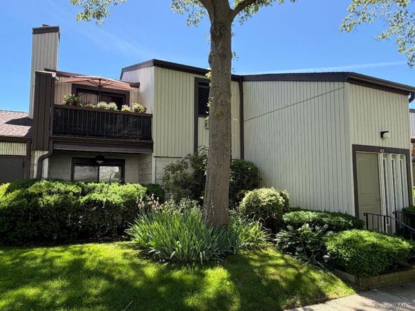 49 Richmond Boulevard, Unit 1B, Ronkonkoma, NY 11779