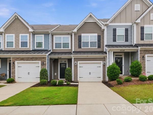 5531 Harris Cove Drive, Charlotte, NC 28269