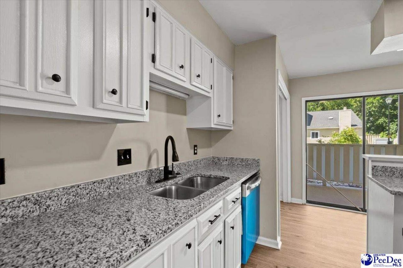 700 S Cashua Apt 10b Photo 17