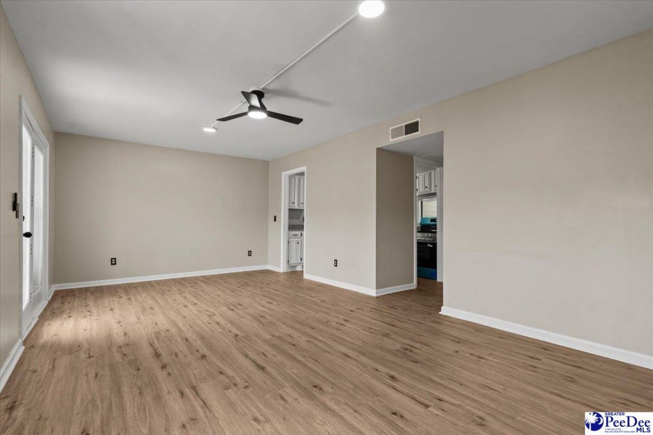 700 S Cashua Apt 10b Photo 24