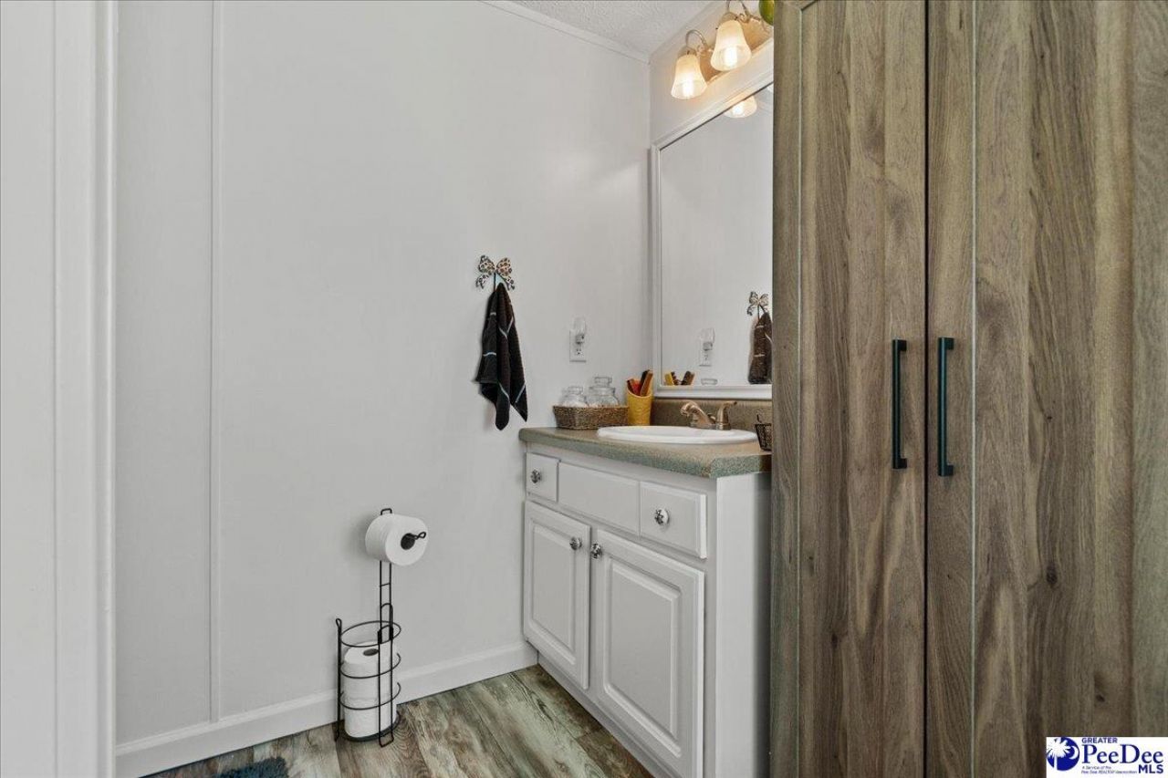 1664 Winding Pond Road Photo 32