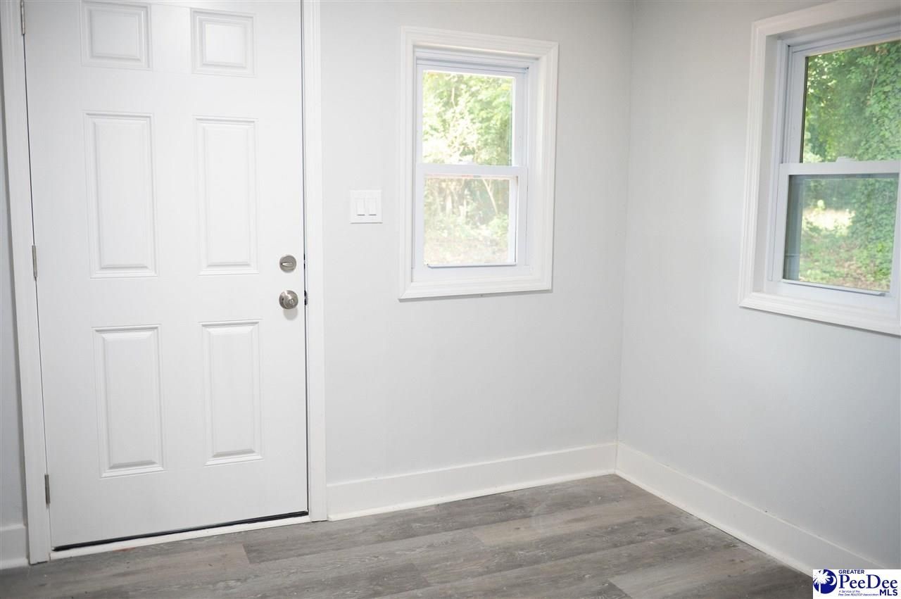 142 W Laurens Ave Photo 14
