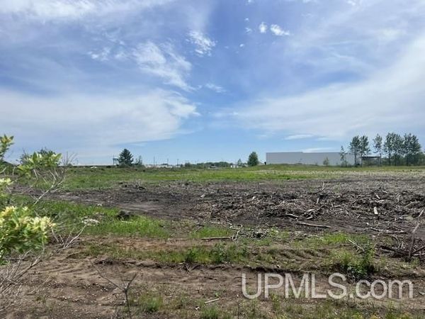 928 N 30th Street, Escanaba, MI 49829