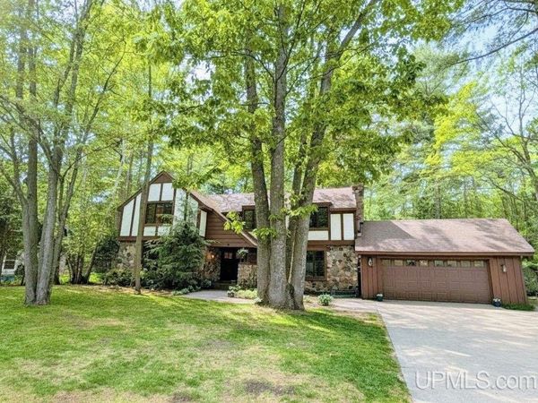 39 Elder Drive, Marquette, MI 49855