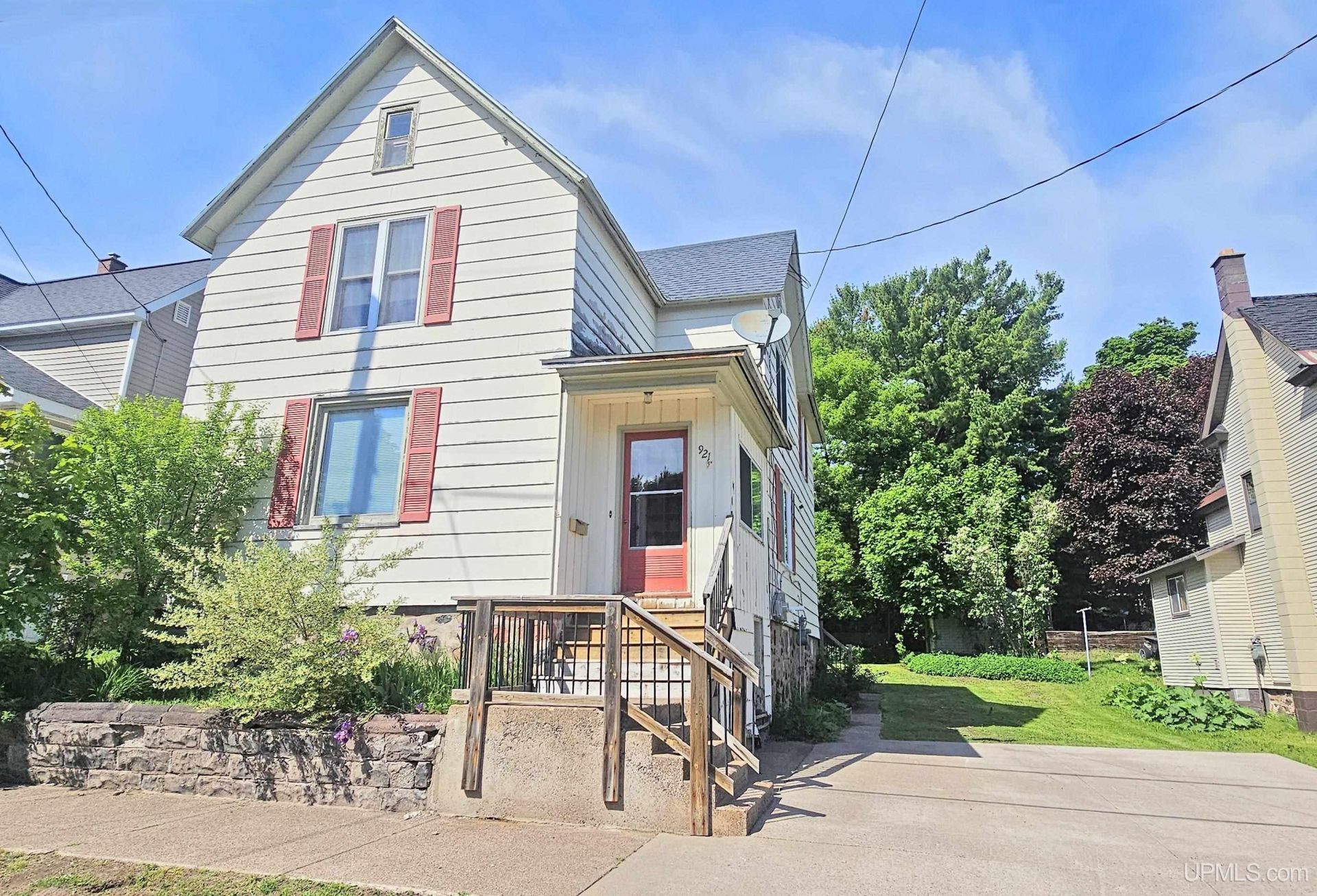 921 Elm Street, Hancock, MI 49930 Main Photo