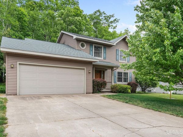 460 Stone Quarry Drive, Marquette, MI 49855