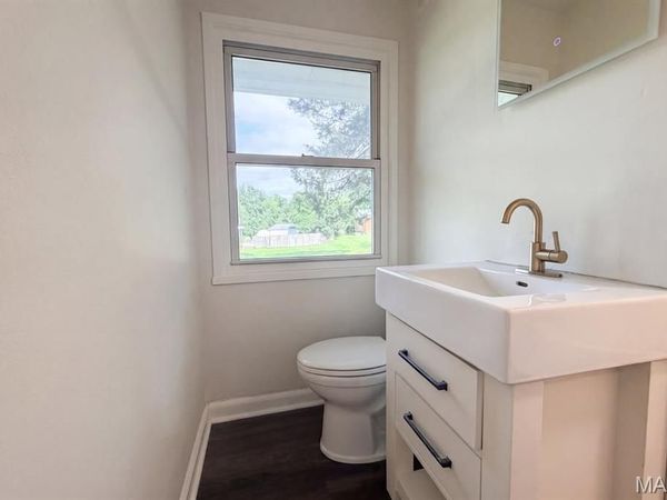 238 W Skyline Drive , Ballwin, MO 63011