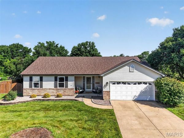 1701 Renoir Drive, O'Fallon, MO 63368