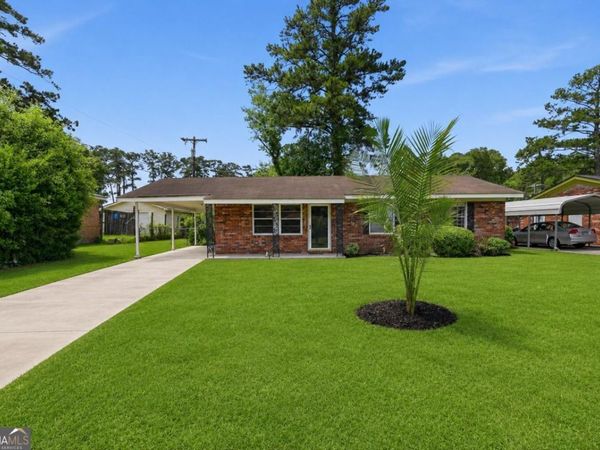 4 Lucian Circle, Savannah, GA 31406