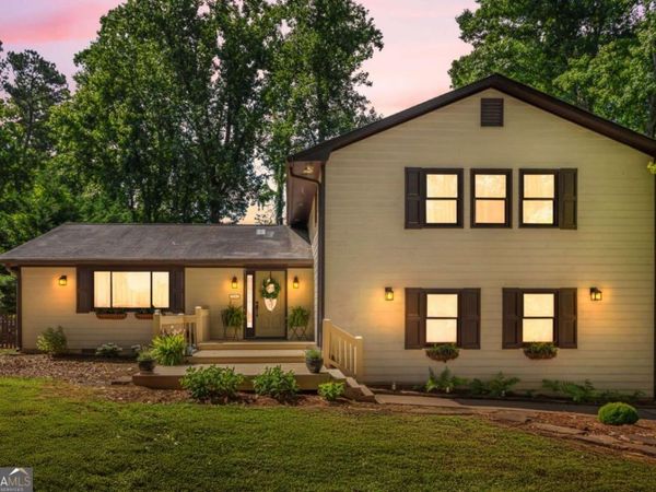 2262 Stag Run, Suwanee, GA 30024