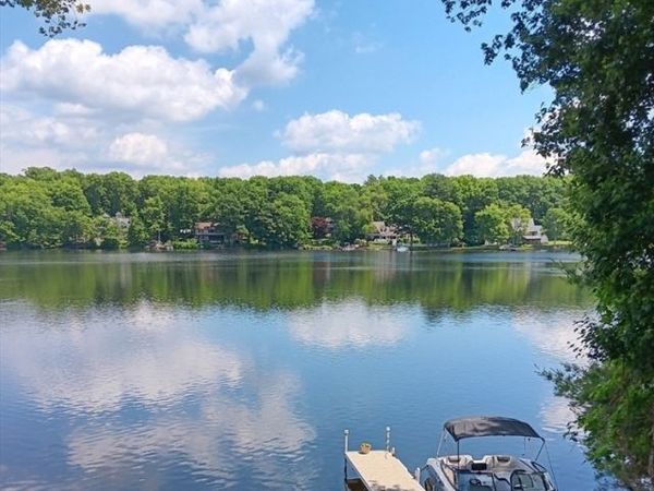 67 S Charlton Shore Rd, Charlton, MA 01507