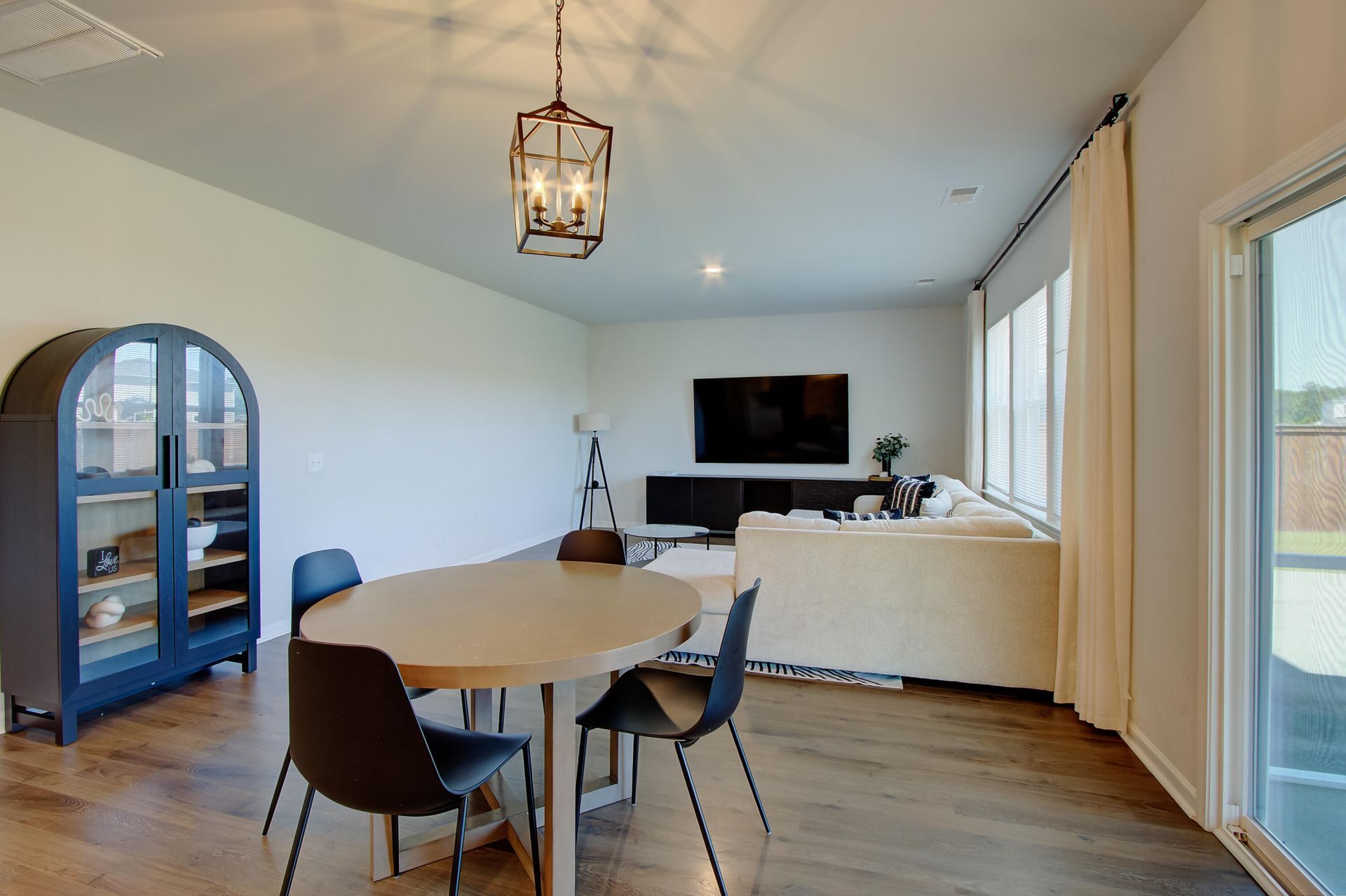 214 Honey Horn Drive Photo 10