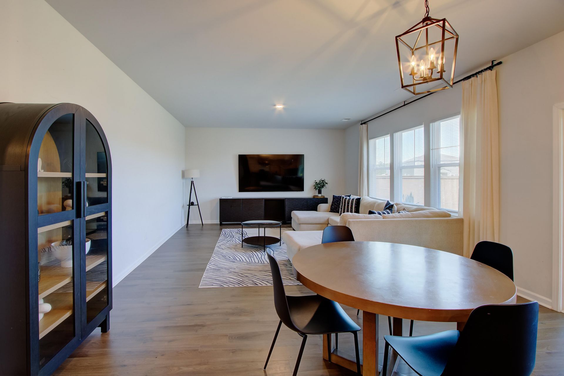 214 Honey Horn Drive Photo 12