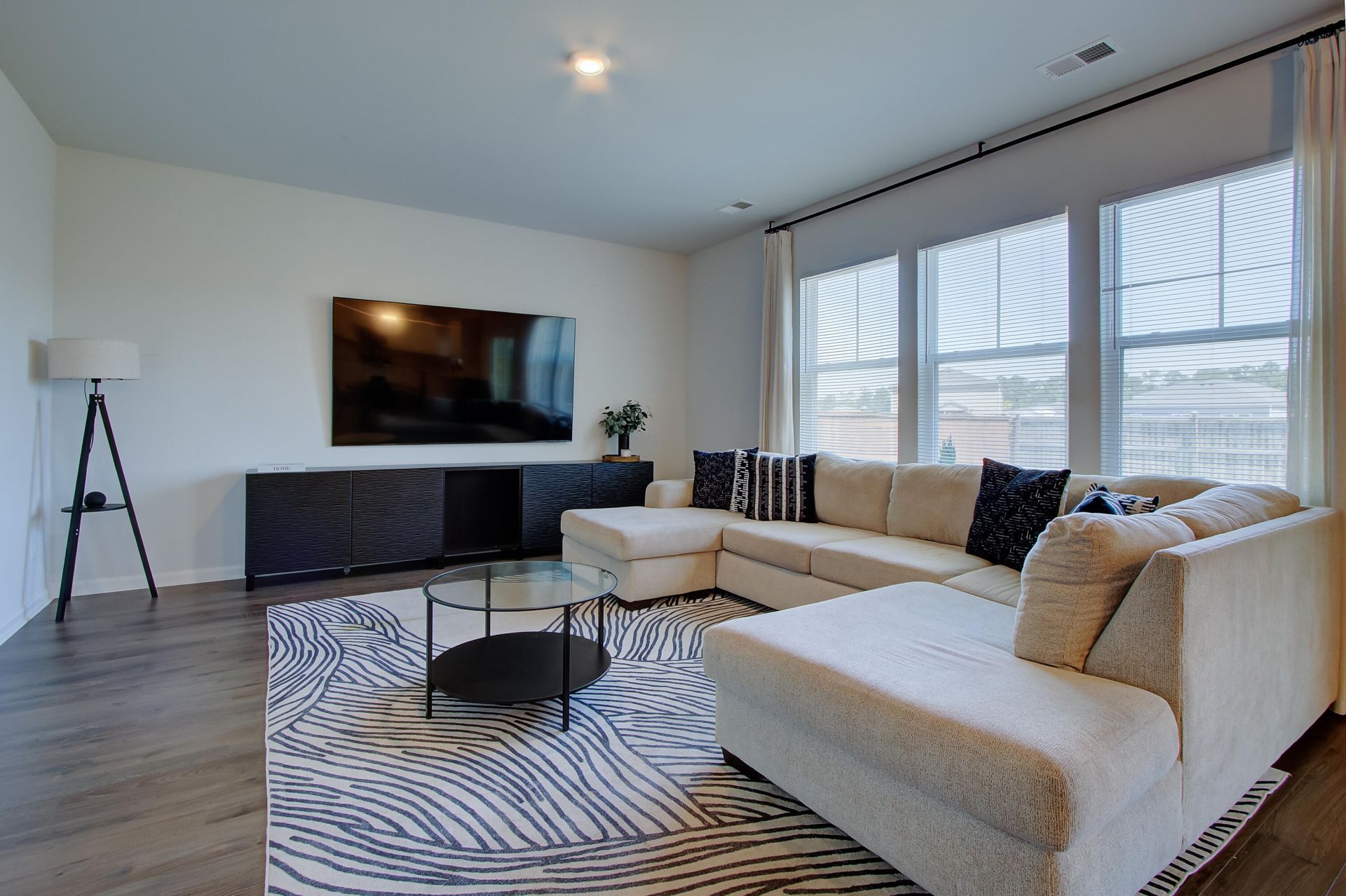 214 Honey Horn Drive Photo 13