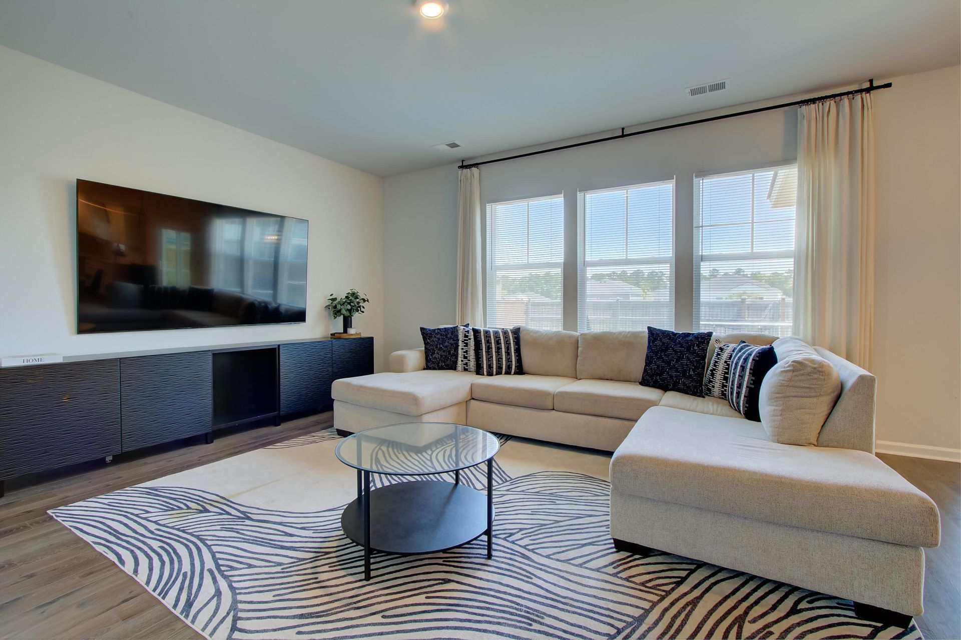 214 Honey Horn Drive Photo 14